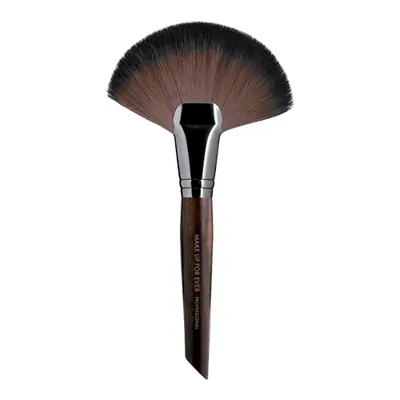 The Best MAKE UP FOR EVER Brush for Sculpting and Highlighting