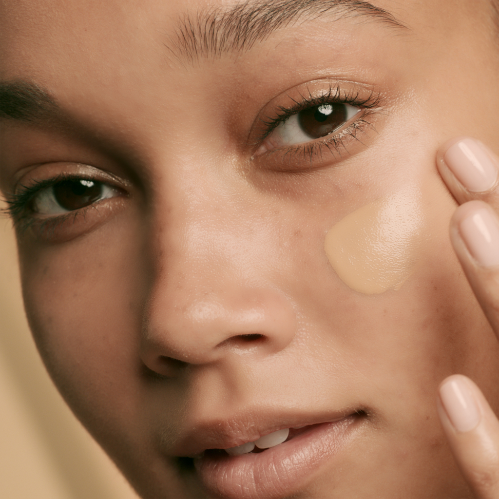 Estée Lauder Double Wear Sheer Long-Wear Makeup SPF 20