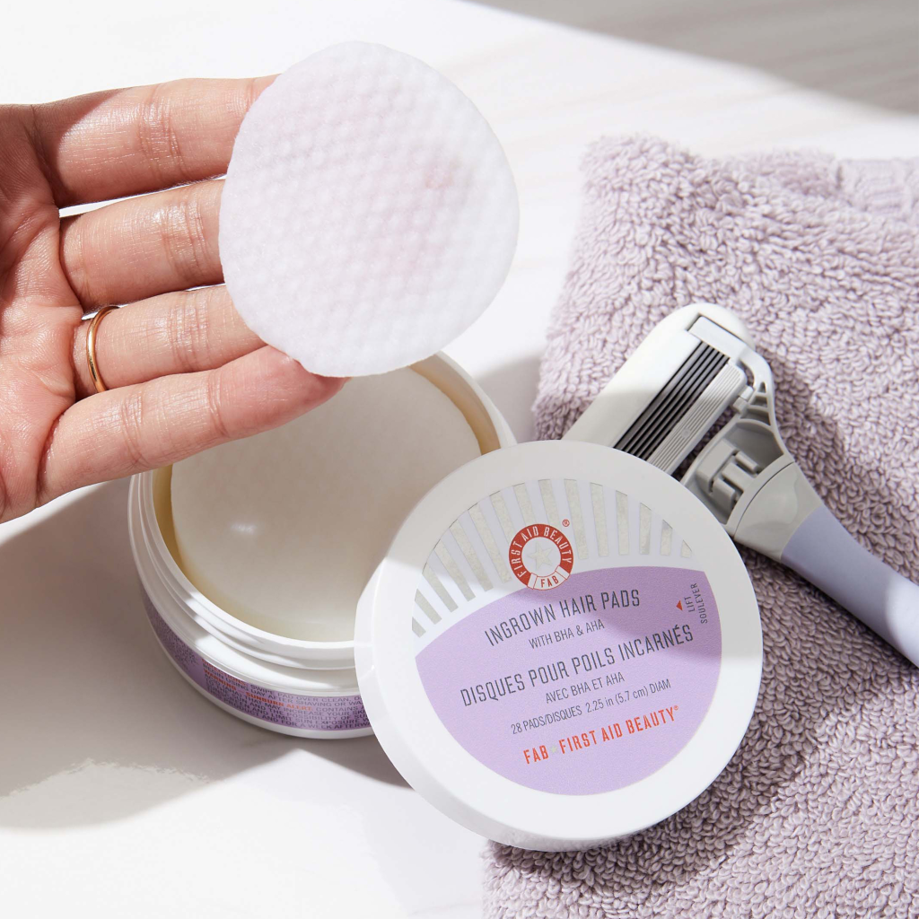 FIRST AID BEAUTY Ingrown Hair Treatment Pads - 28 Pads