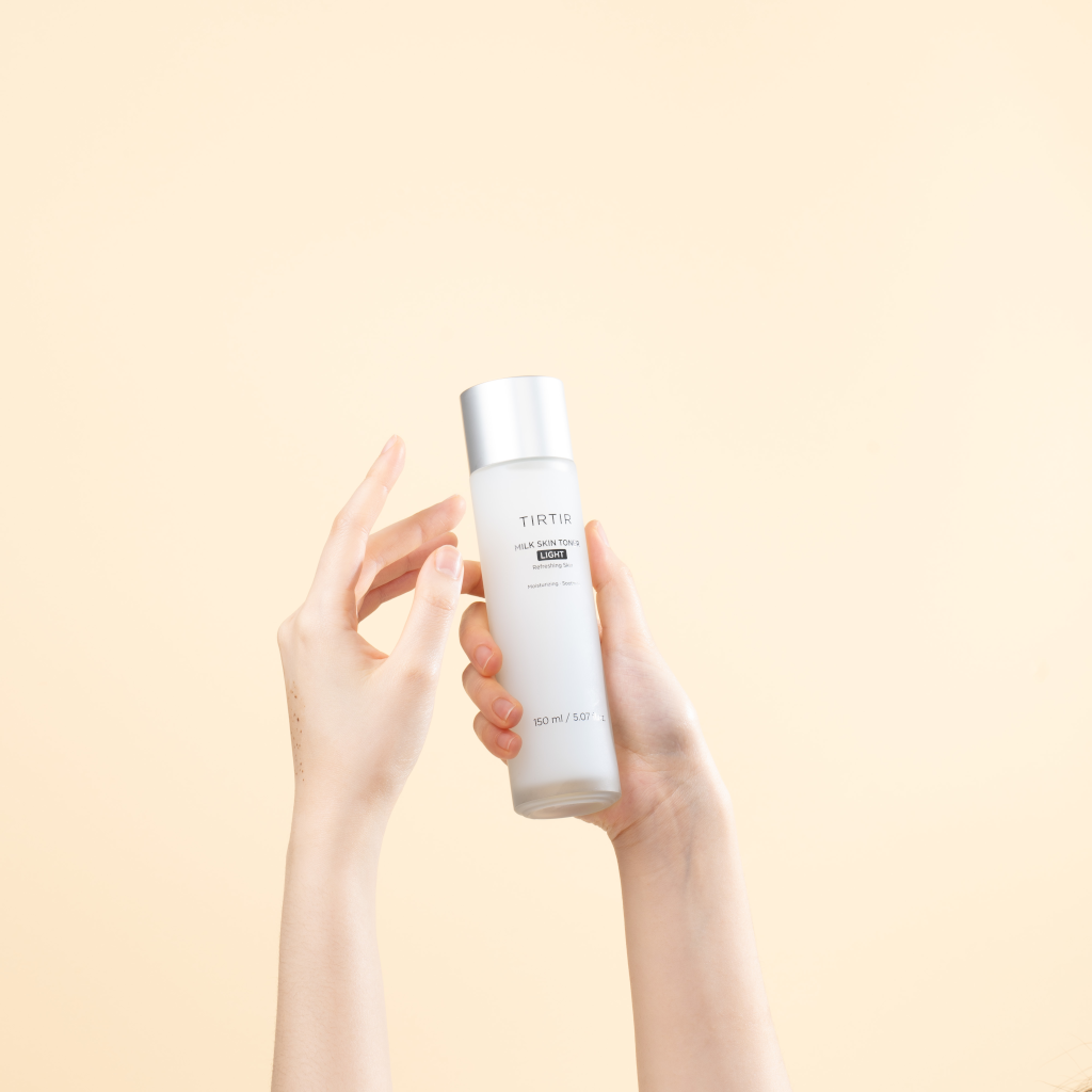 TIRTIR Milk Skin Toner Light