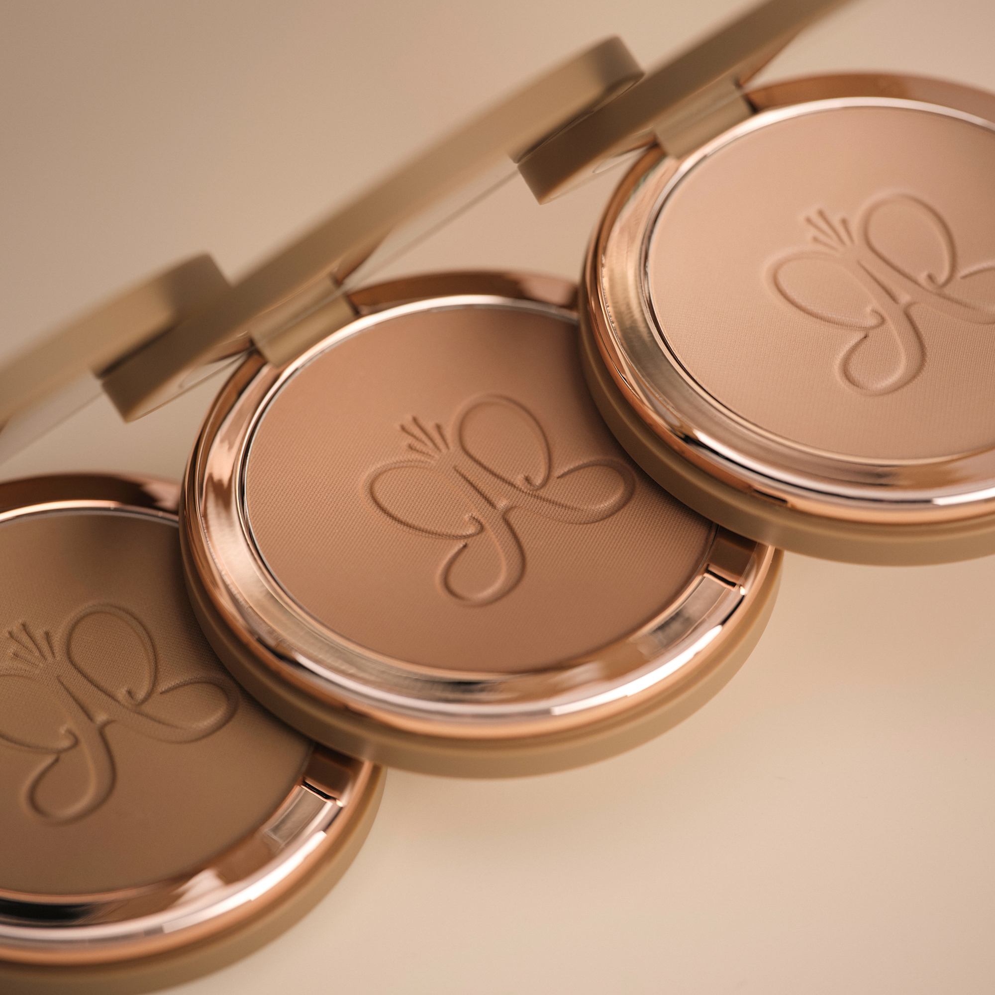 Anastasia Beverly Hills Smooth Blur Bronzer