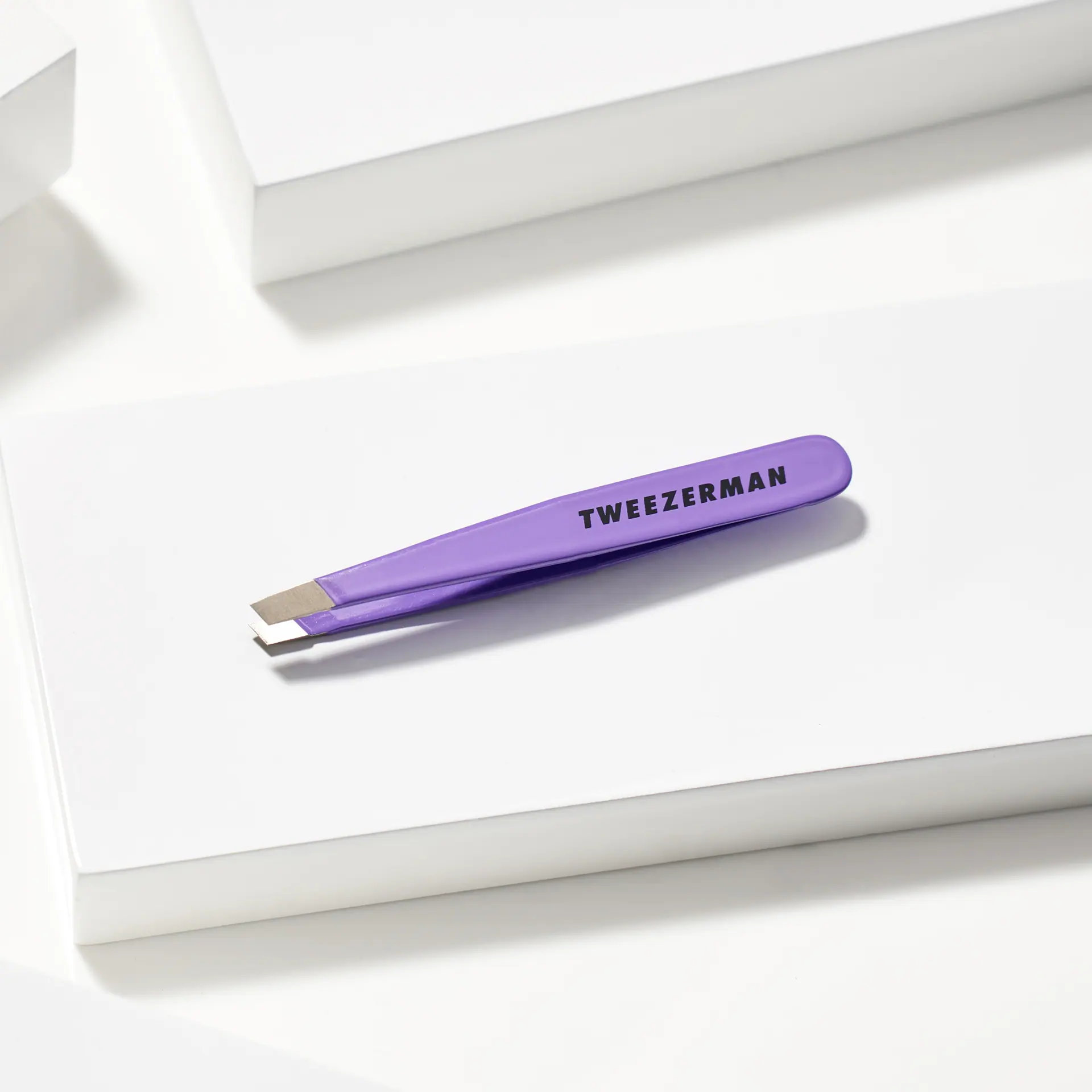 Tweezerman Mini Slant Tweezer Blooming Lilac