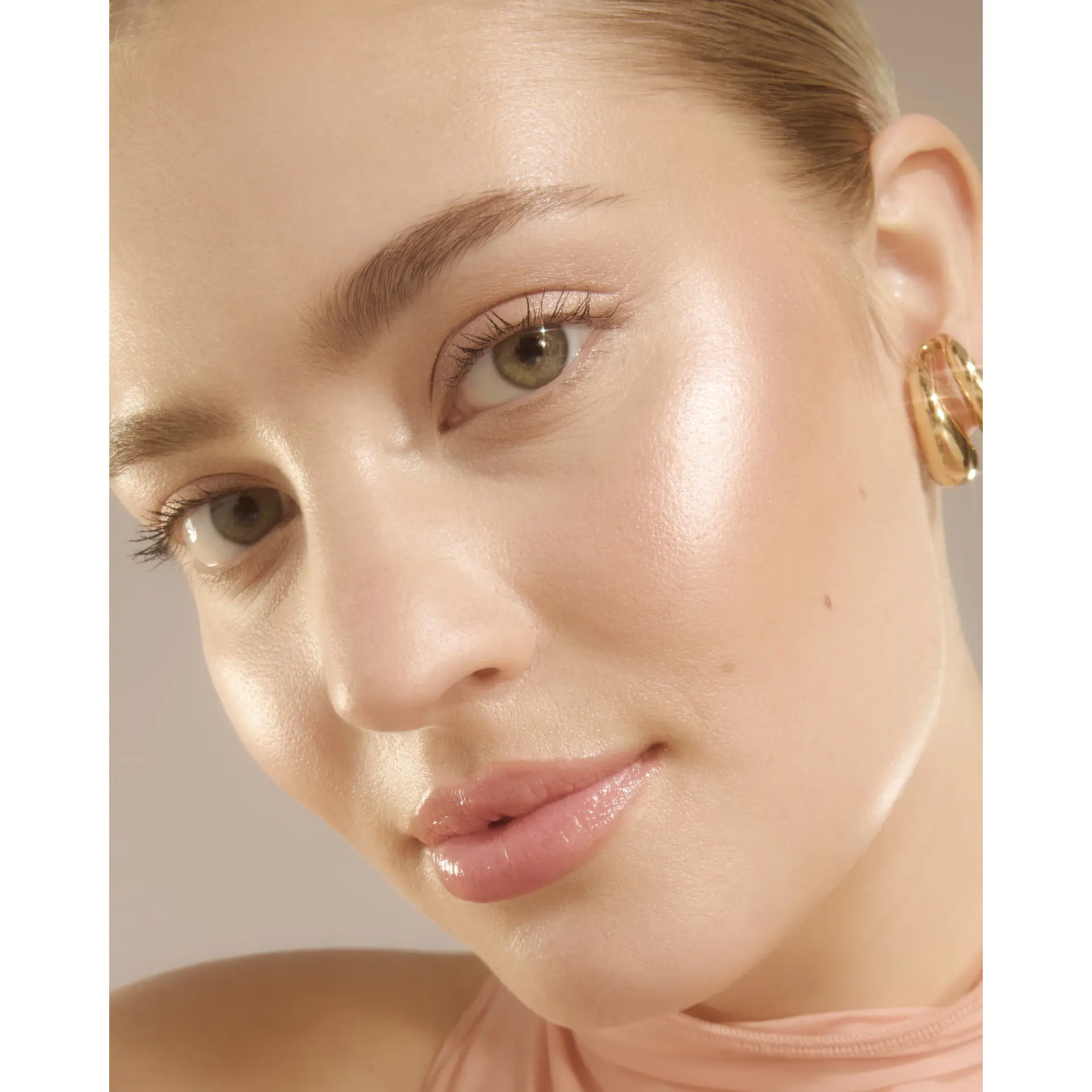 e.l.f. Cosmetics Glow Silky Powder Highligher