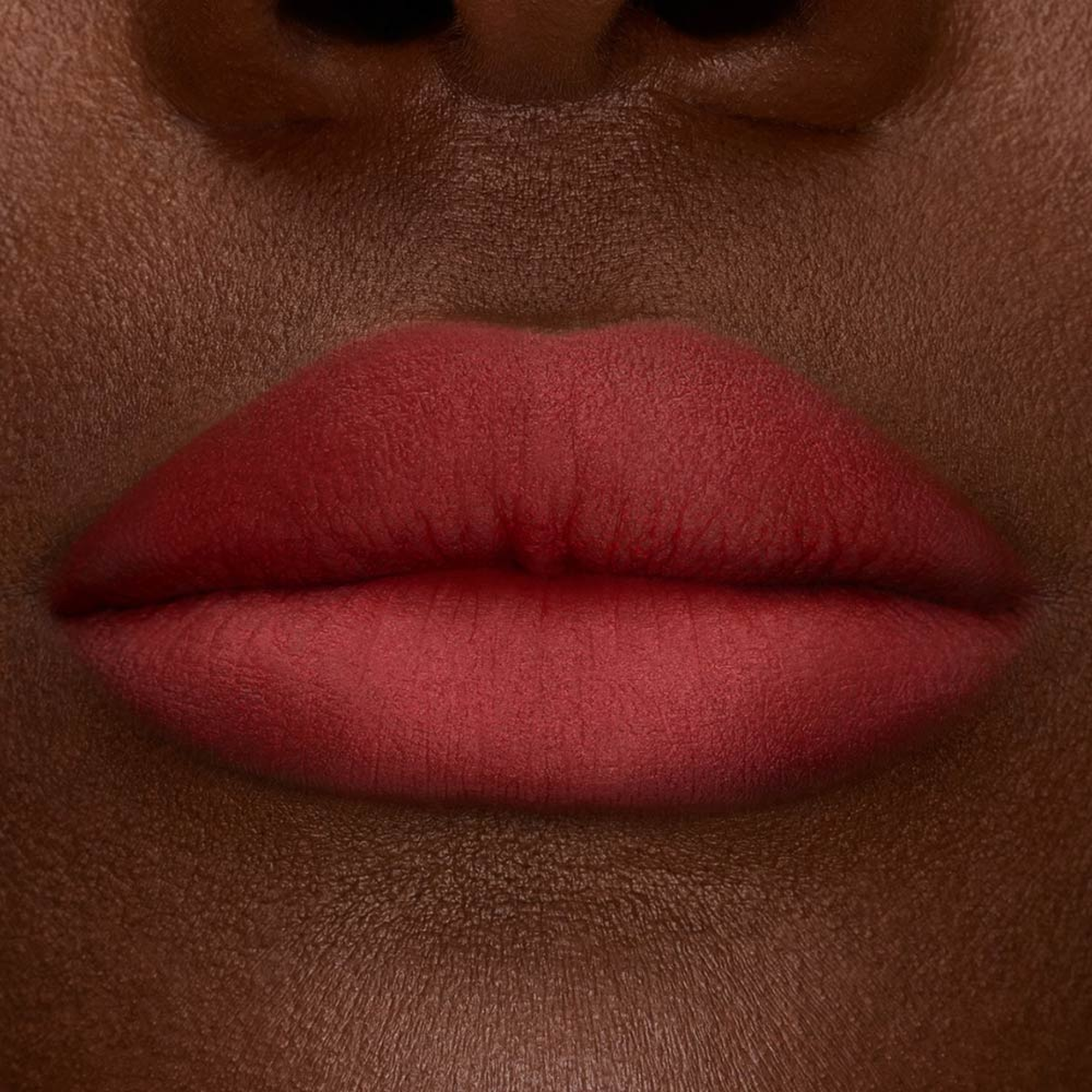 Lancome Lip Idole Cuddle Blur - 24 Loungy Red