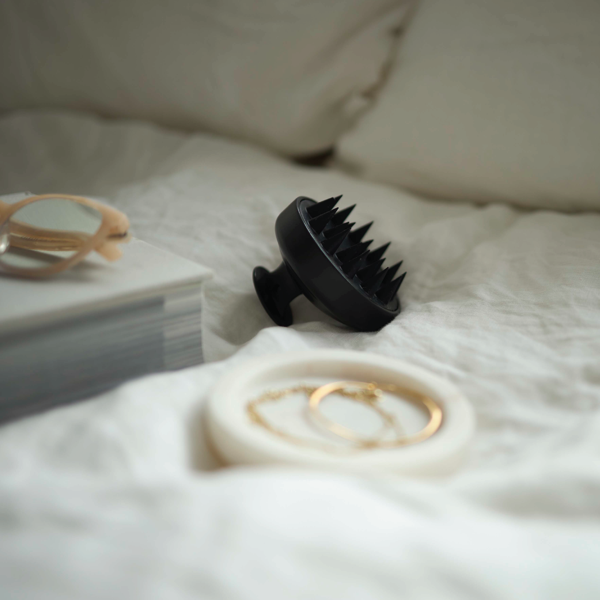 Apotecari 5-in-1 Scalp & Shampoo Brush