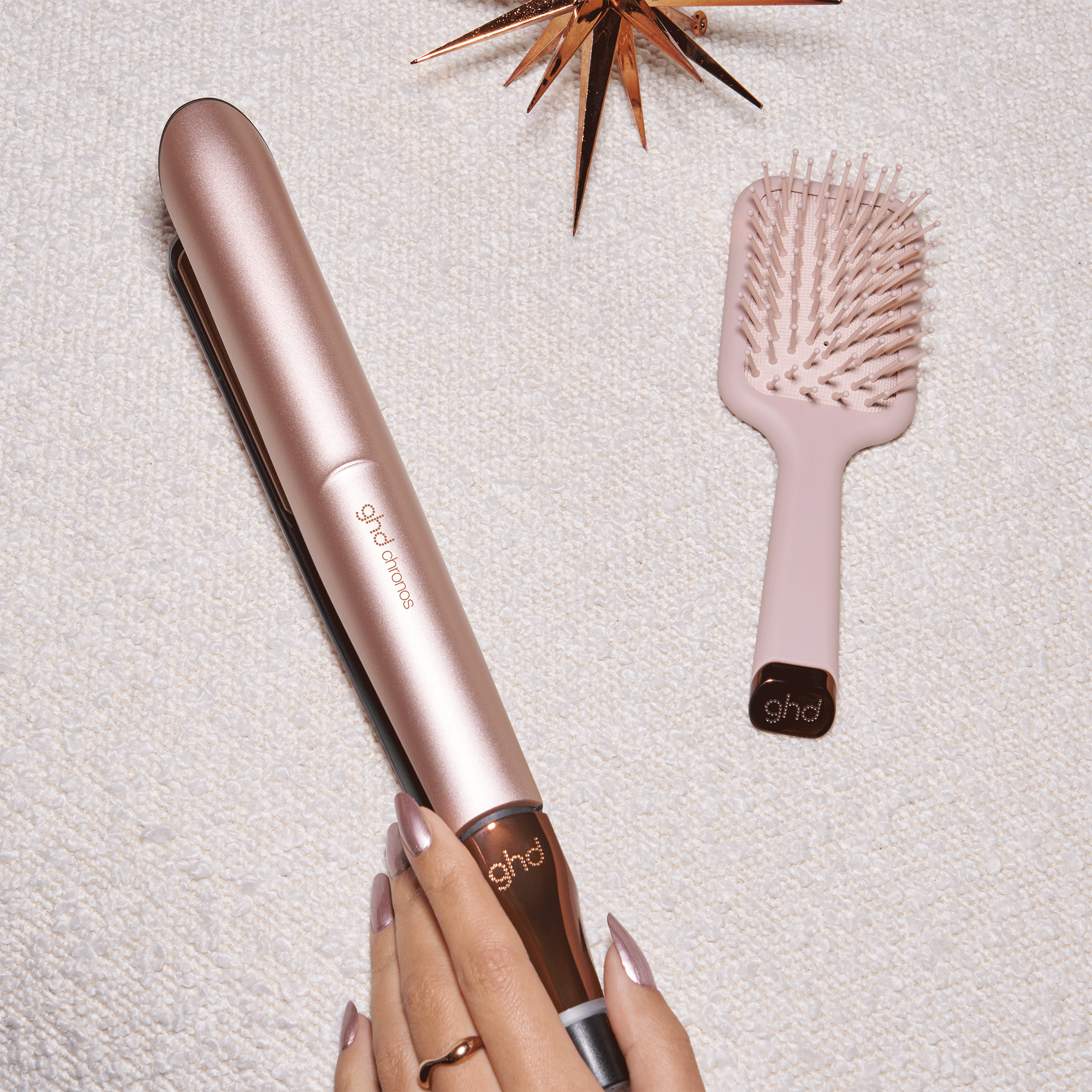 GHD Chronos Hair Straightener Gift Set in Cashmere Beige