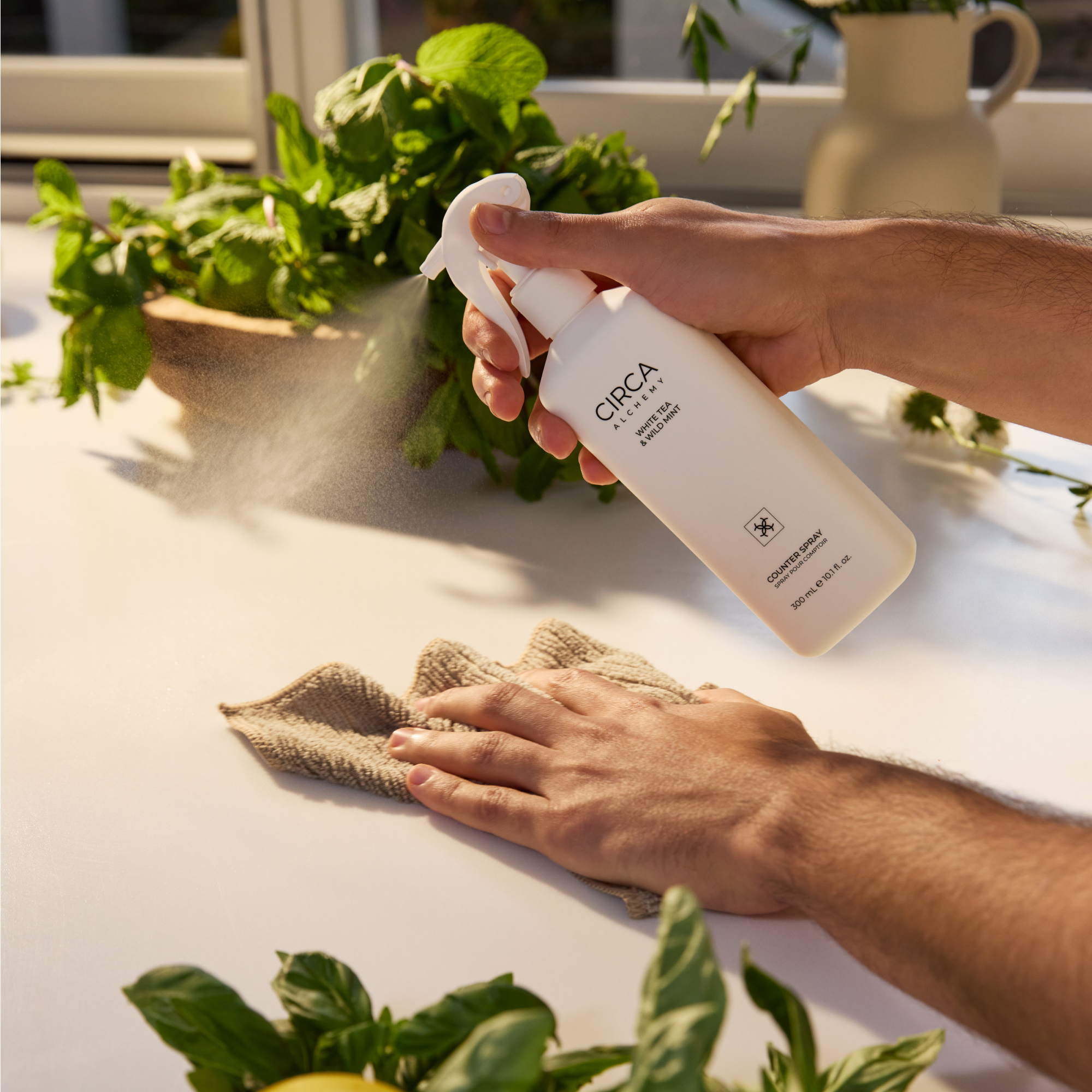 CIRCA 300ml Counter Spray - Alchemy - WHITE TEA & WILD MINT