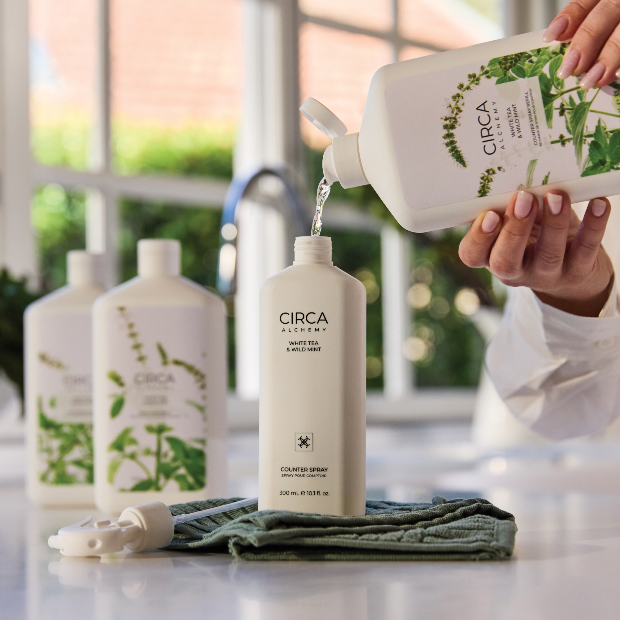 CIRCA 900ml Counter Spray Refill - Alchemy - WHITE TEA & WILD MINT